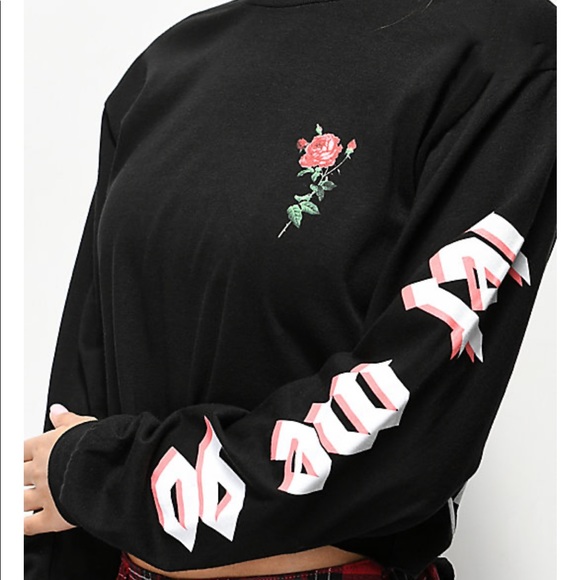 Cropped Long Sleeve Shirt With Cute Design - Picture 3 of 4